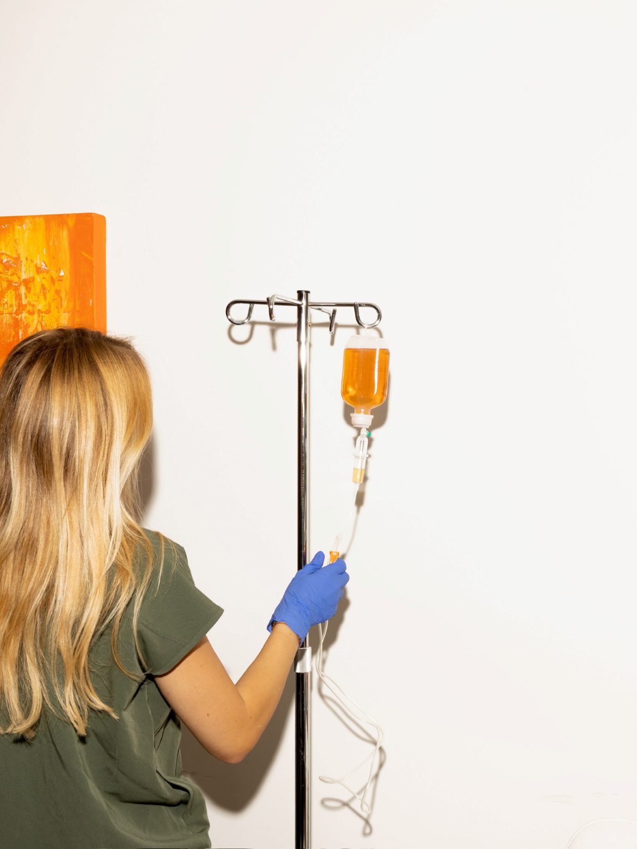 An infusion being prepared at ivi Clinic