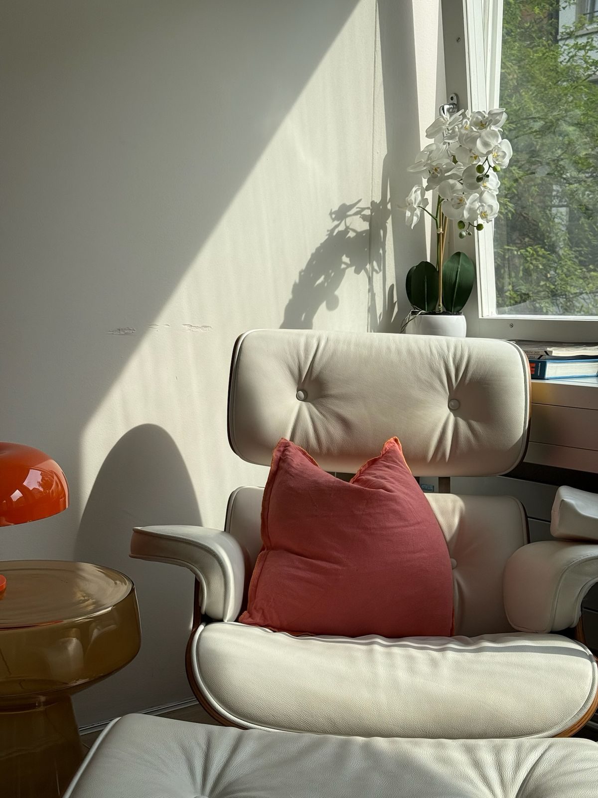A consultation chair at ivi Clinic
